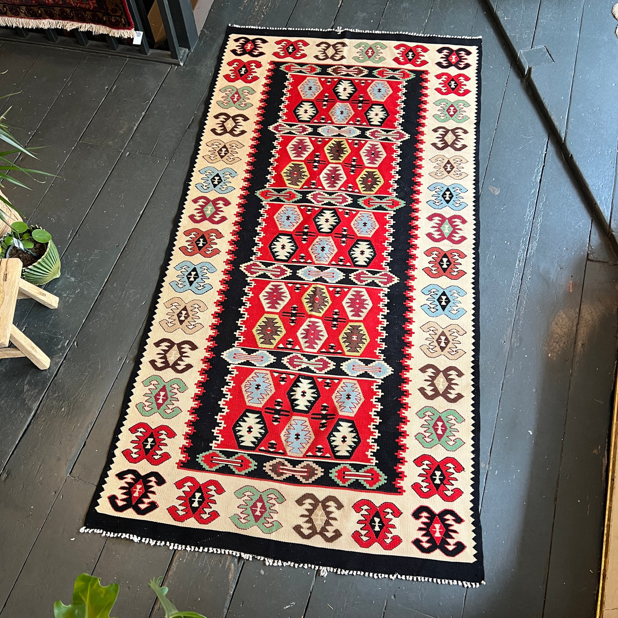 Vintage kilim rug
