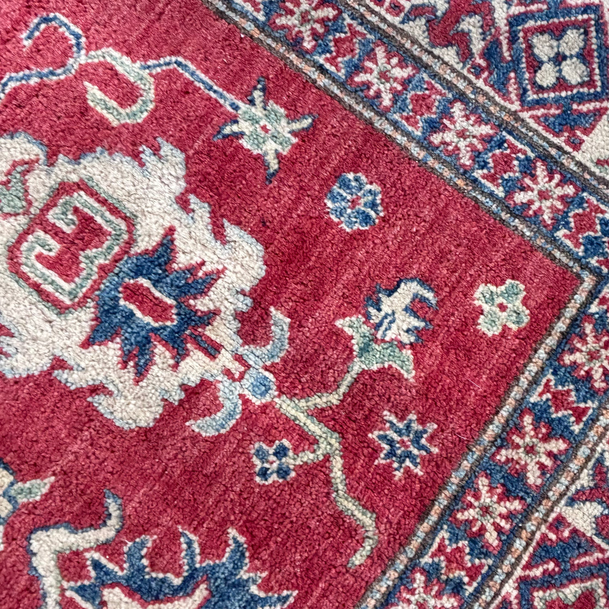 Hand knotted Kazak rug