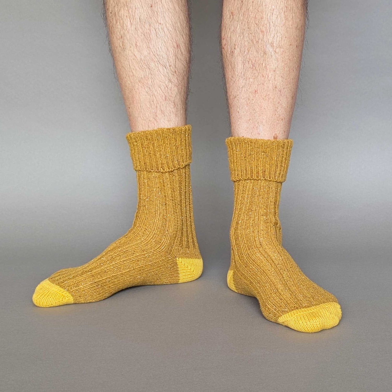 Recycled lambswool & silk blend socks (mustard)