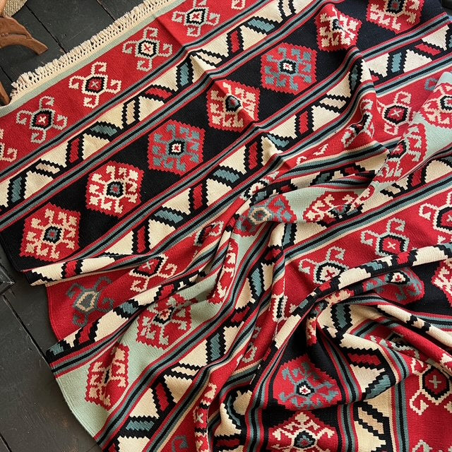 Stripe pattern kilim