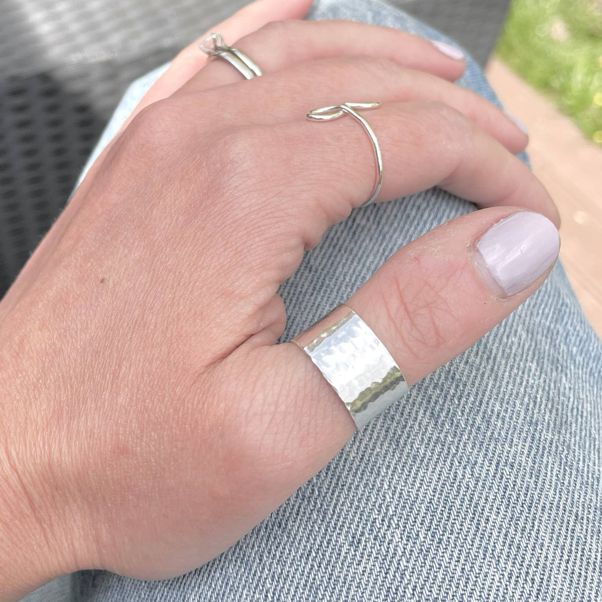 Adjustable hammered ring