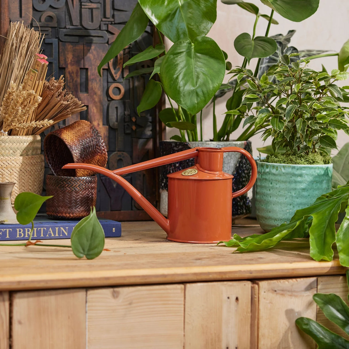 Fazeley Flow watering can (Terracotta)