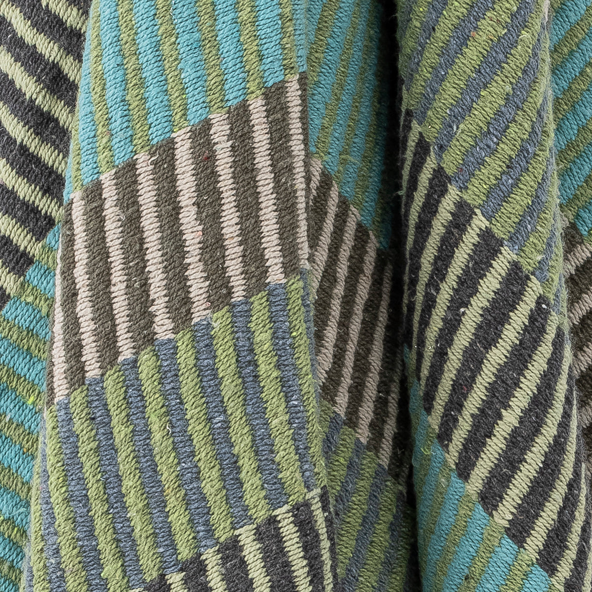 Isnel recycled throw (green)