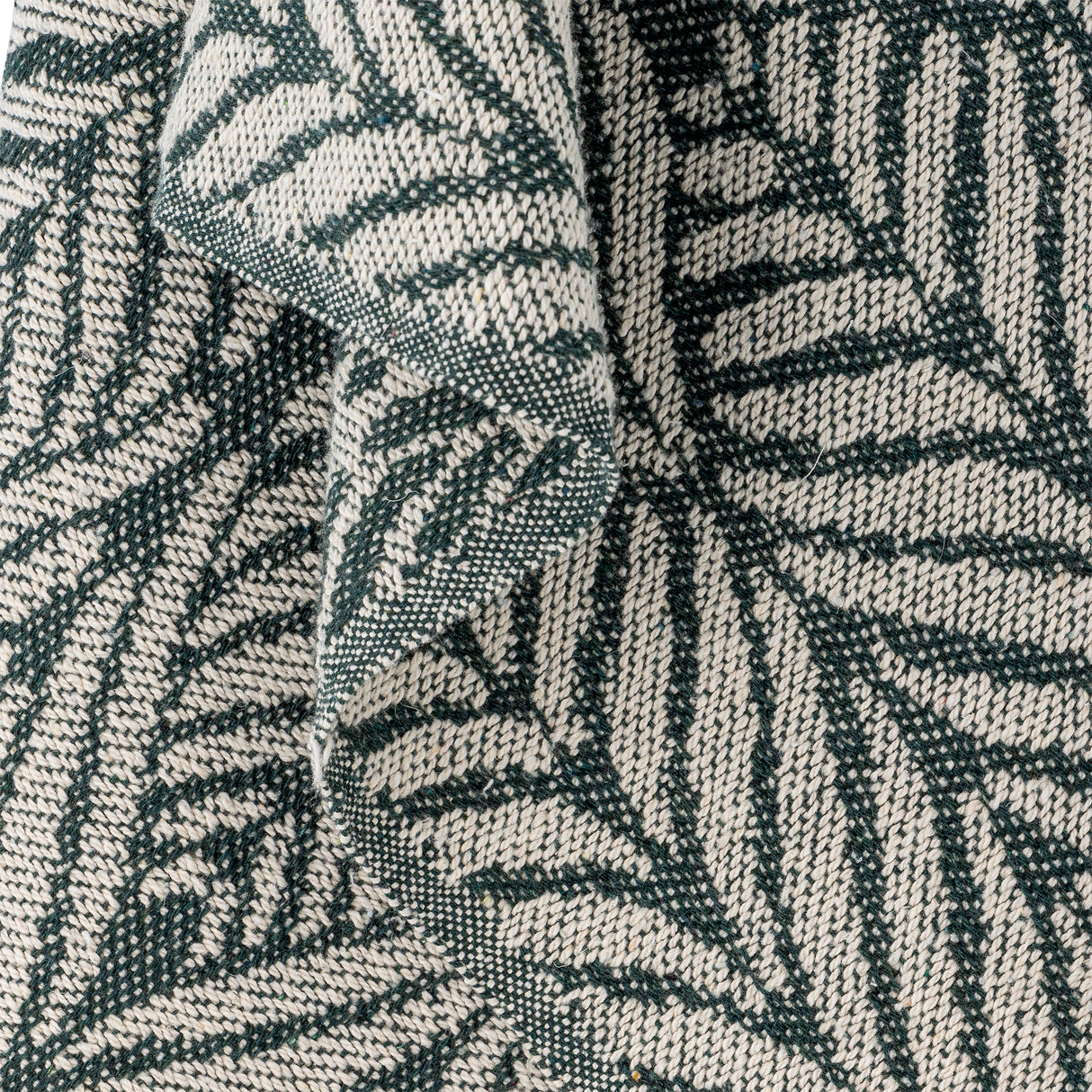 Ugento throw