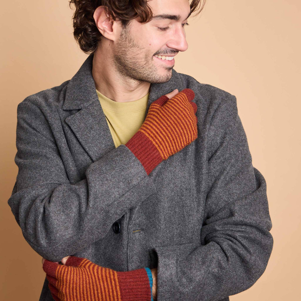 Lambswool fingerless gloves (rust)