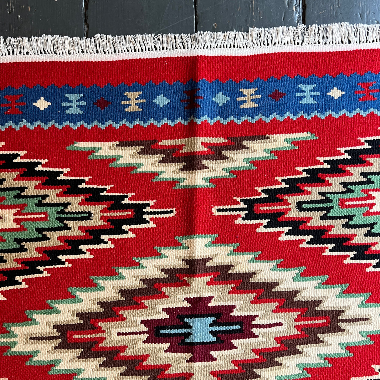 Vintage kilim rug