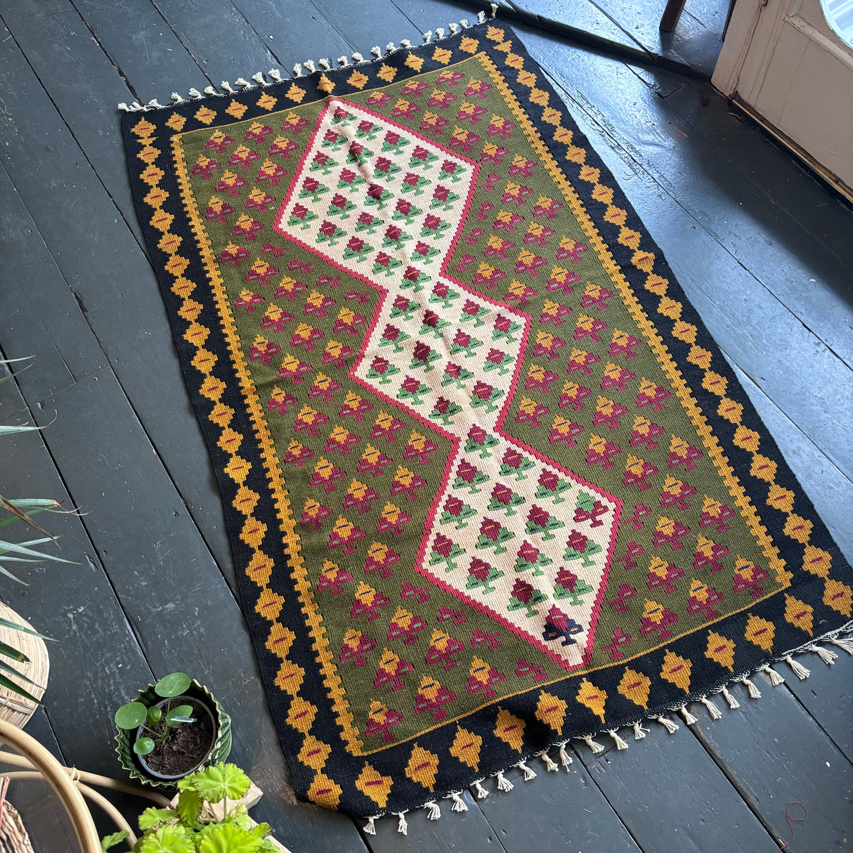 Vintage kilim rug