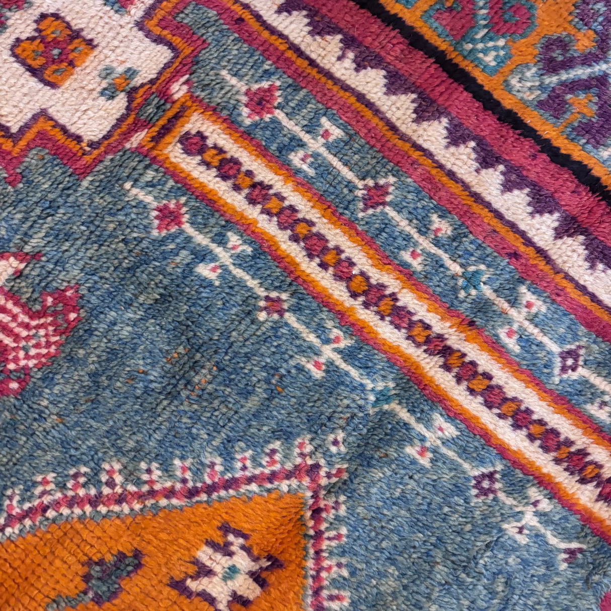 Large vintage Moroccan rug