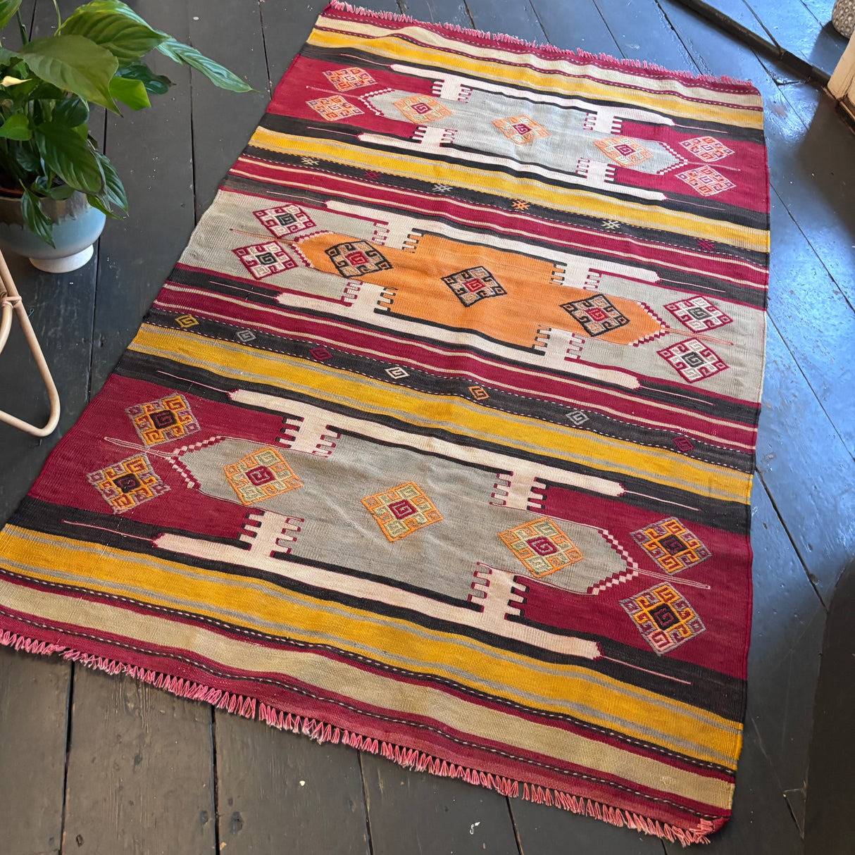 Medallion design Turkish kilim