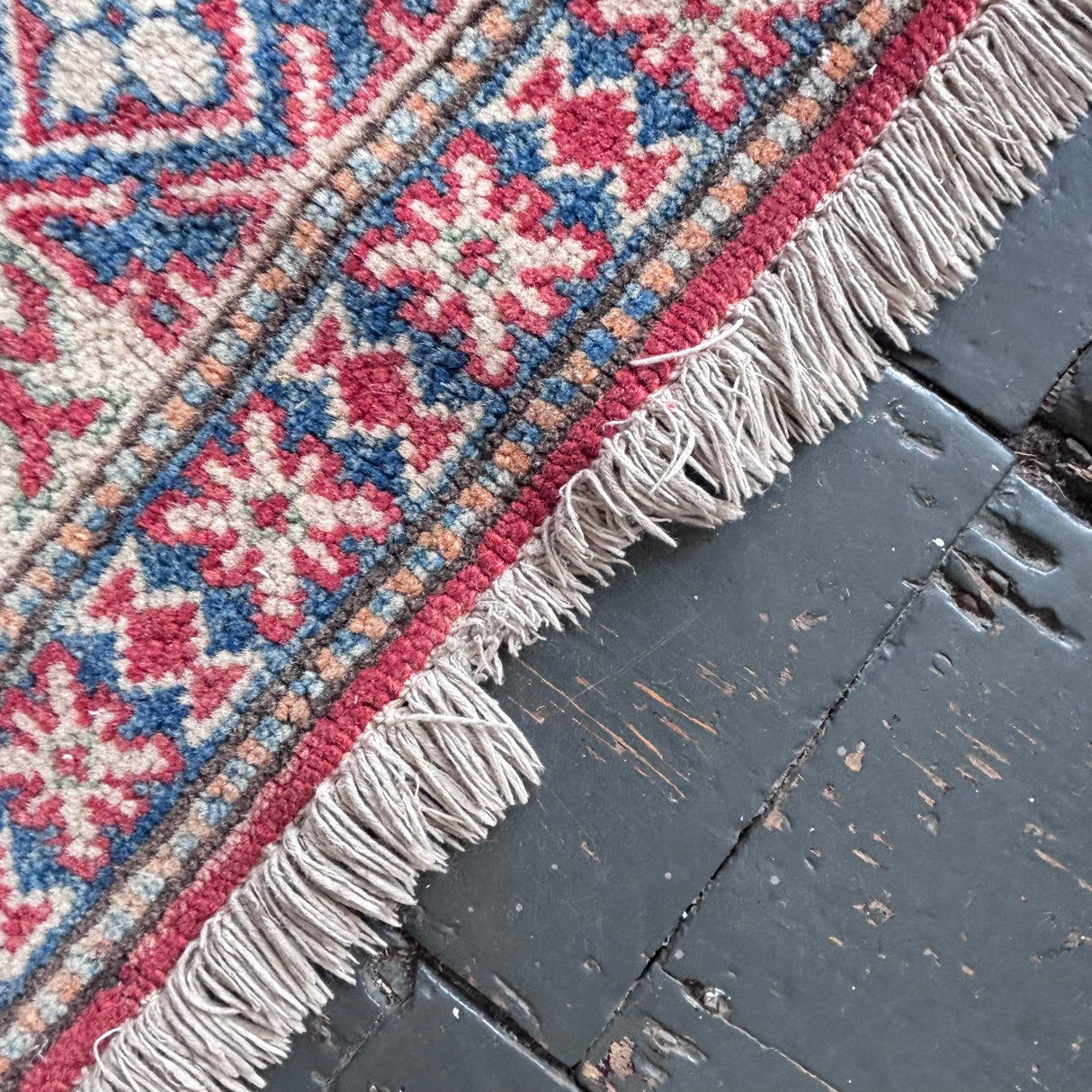 Hand knotted Kazak rug