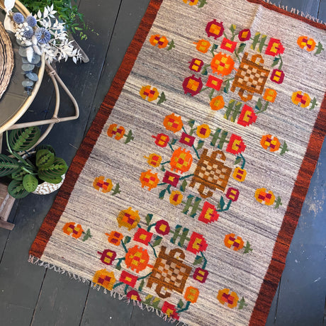 Scandi flower rug