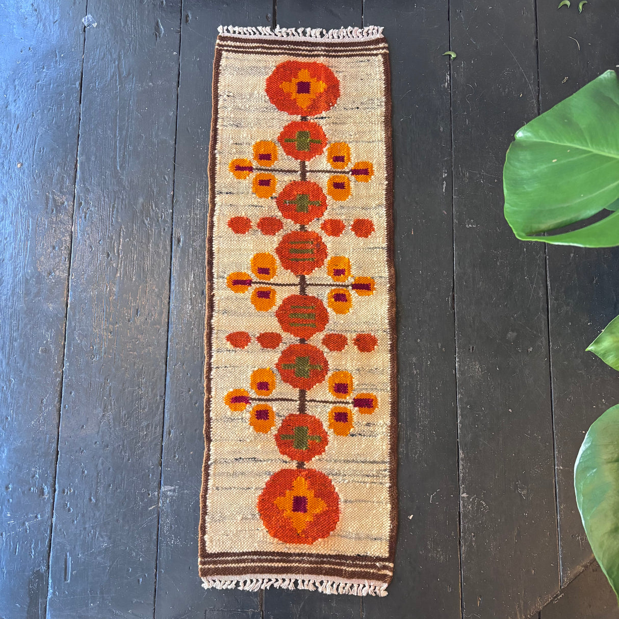 Mini rug/wallhanging (orange circle)