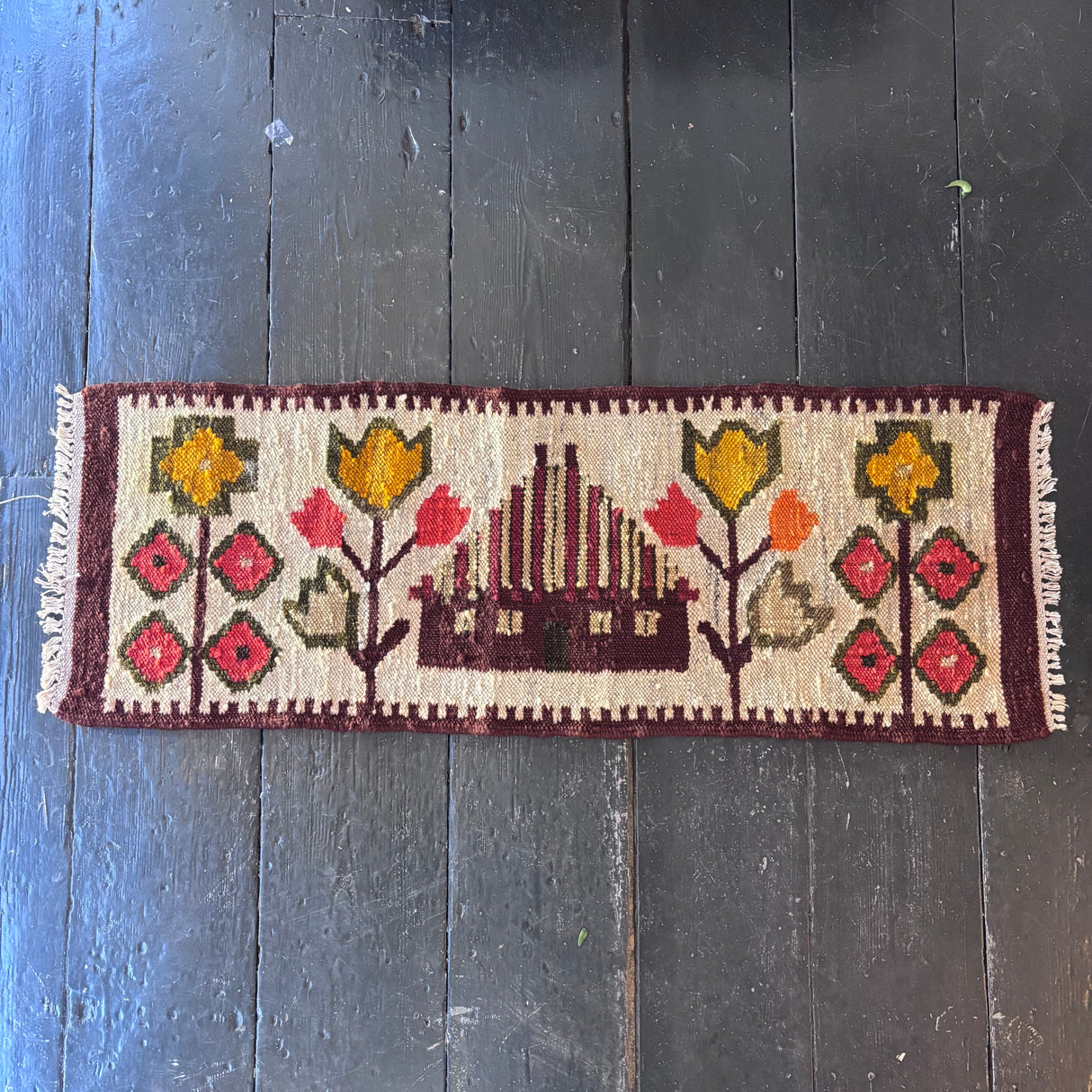 Mini rug/wallhanging (house)