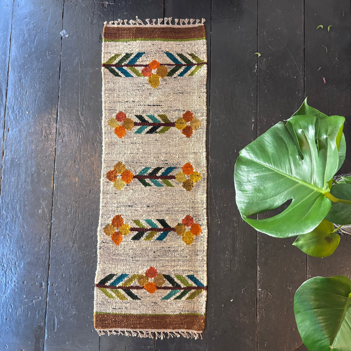 Mini rug/wallhanging (yellow flower)