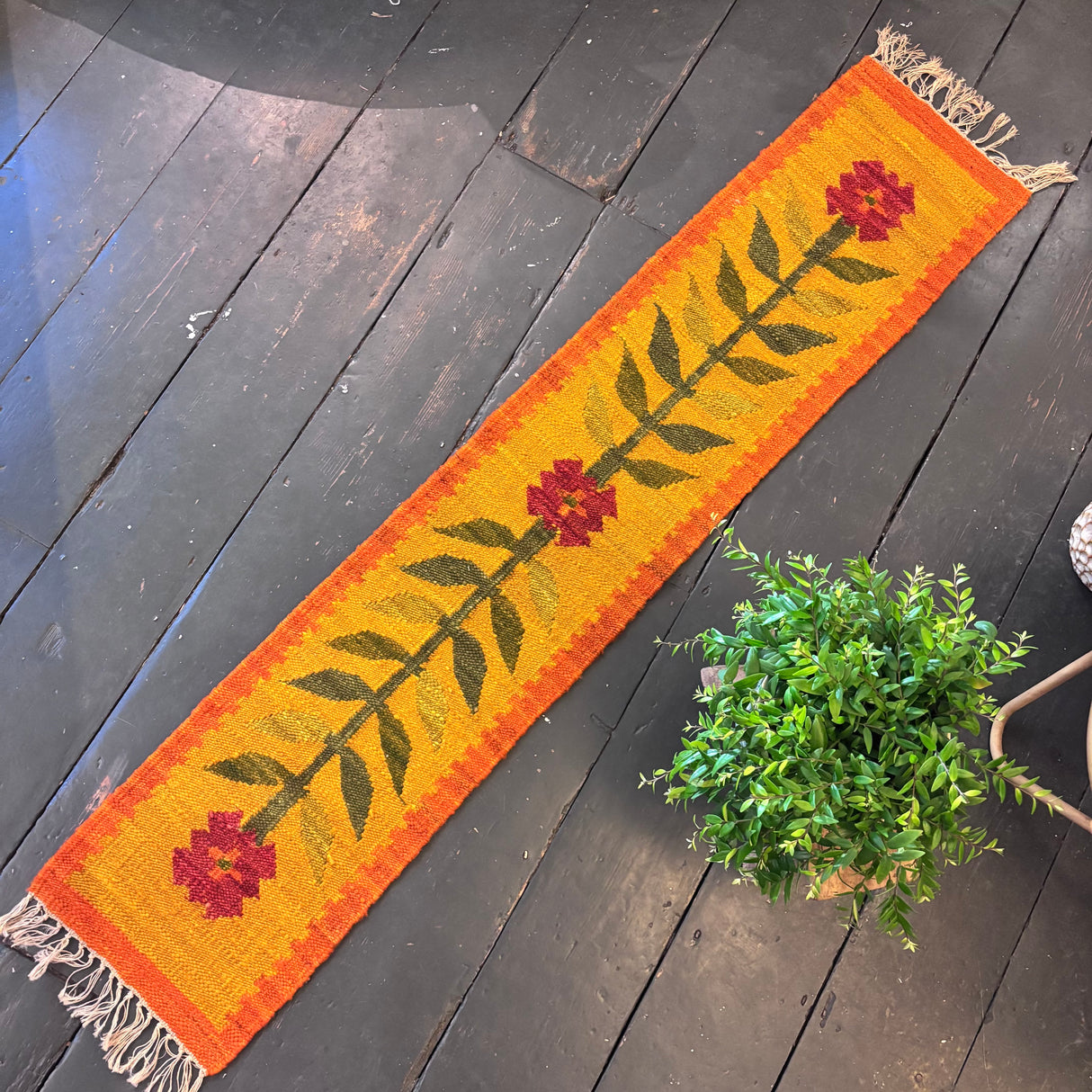 Mini rug/wallhanging (red flower)