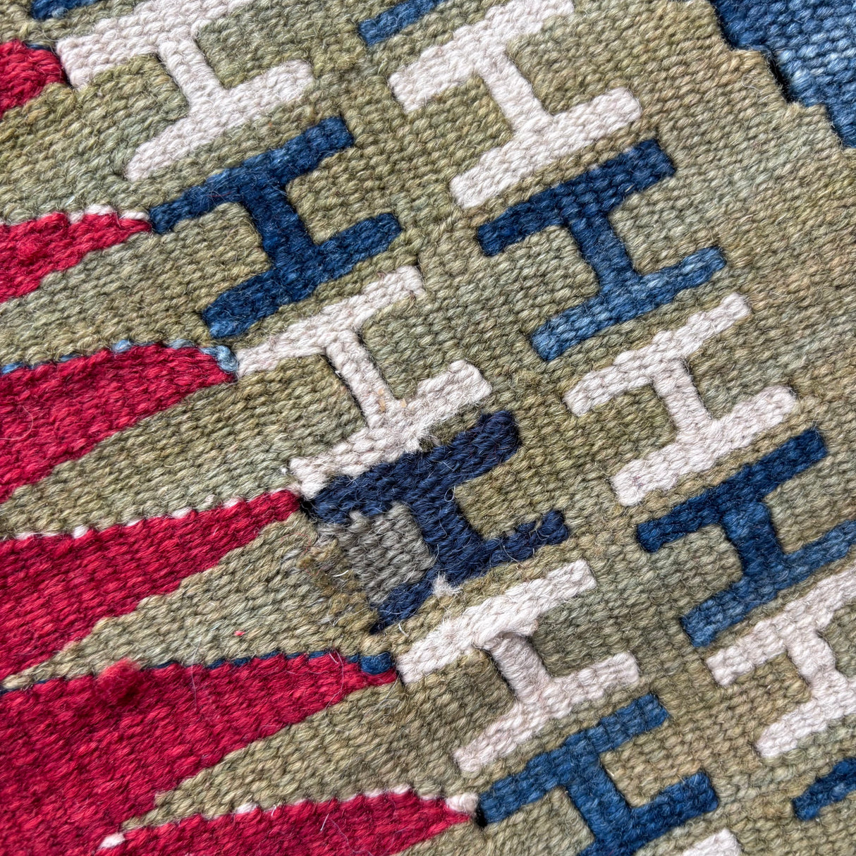 Vintage red kilim