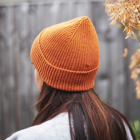 Unisex lambswool beanie (Rust)