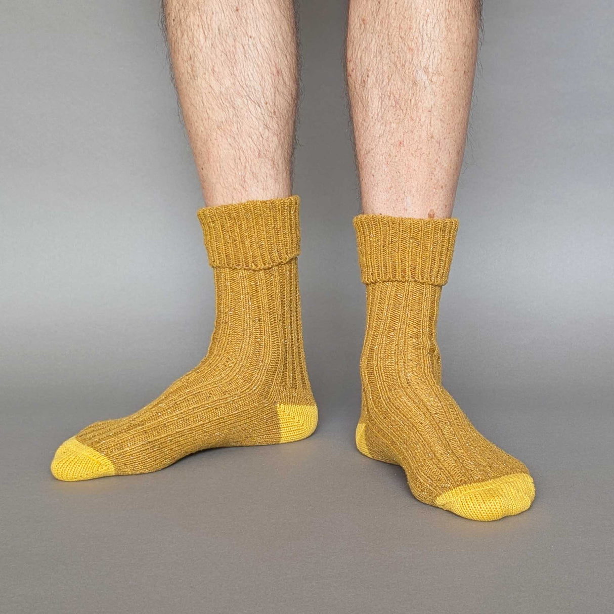 Recycled lambswool & silk blend socks (mustard)