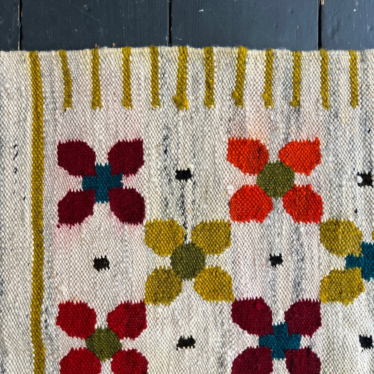 Scandi flower flat weave rug