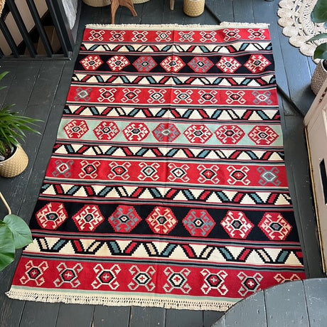 Stripe pattern kilim