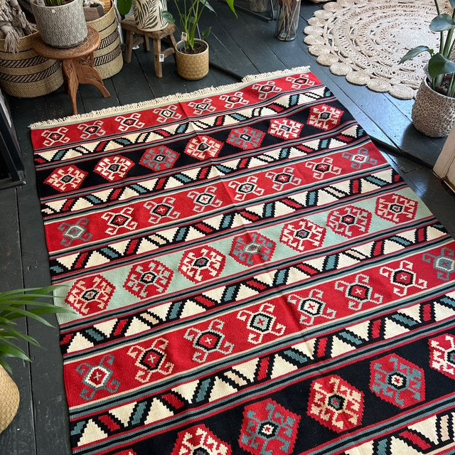 Stripe pattern kilim